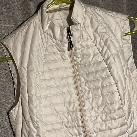 Like new! Moncler Down filled cream colored puffer vest - Picture 7 of 16